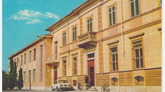 Palazzo municipale e scuole elem